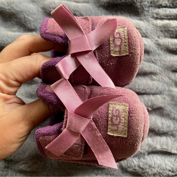 Ugg Purple Crib Booties - Picture 4 of 8